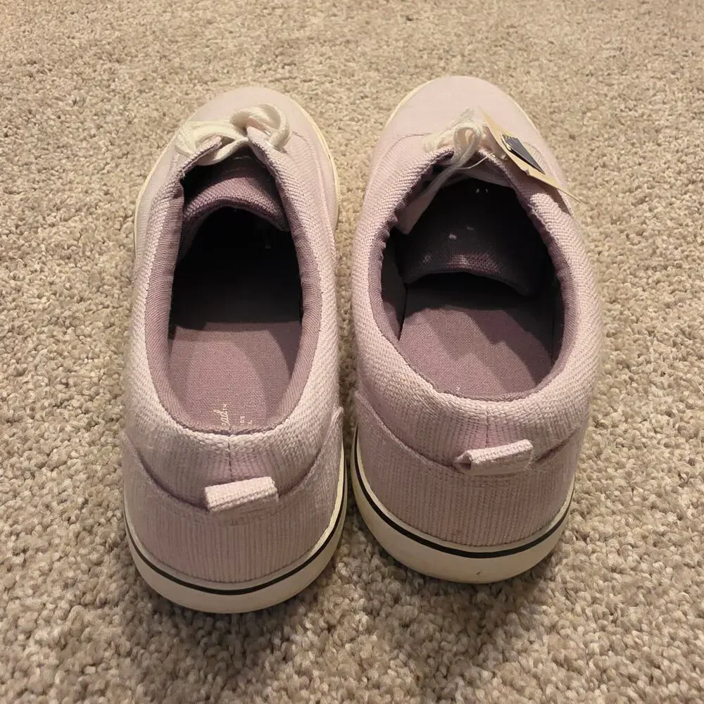 NWT Universal Thread Molly Lavender Canvas Sneakers Size 10